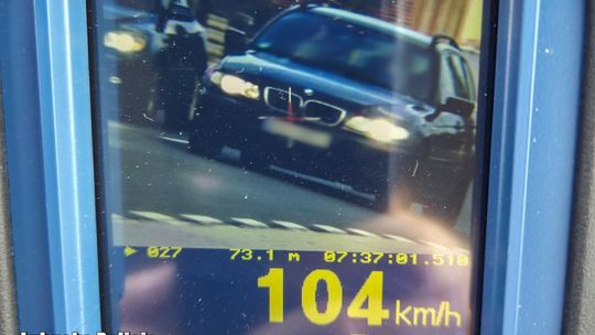 104 km/h w terenie zabudowanym. Policjanci natychmiast zatrzymali kierowcę