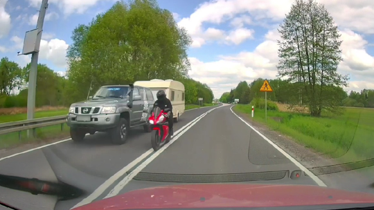 Brawura na trasie niedaleko Gorzowa. Kierowcy przecierali oczy