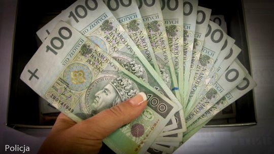 Chciała inwestować w akcje, straciła oszczędności. Uratowała ją czujność banku