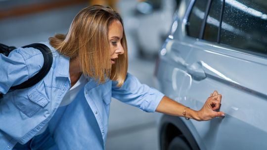 Chińskie auta na cenzurowanym. Wojsko postawiło szlaban