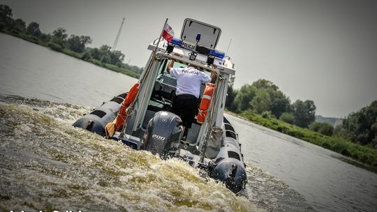 Chwile grozy nad wodą. Interwencja służb zapobiegła tragedii
