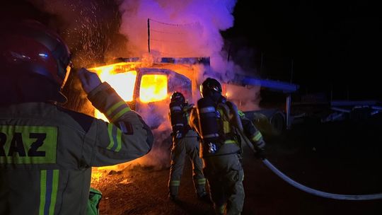 Ciężarówka w ogniu. Strażacy szybko opanowali sytuację