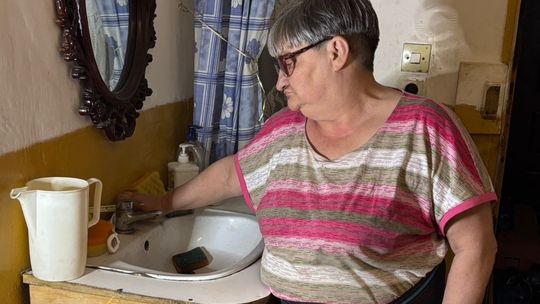 Codzienność bez łazienki i bieżącej wody. Historia, która porusza Codzienność bez łazienki i bieżącej wody. Historia, która porusza