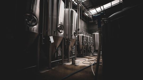 Czy wysokość destylatora ma znaczenie przy produkcji alkoholu?