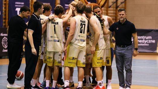 Derbowa porażka Kangoo Basket