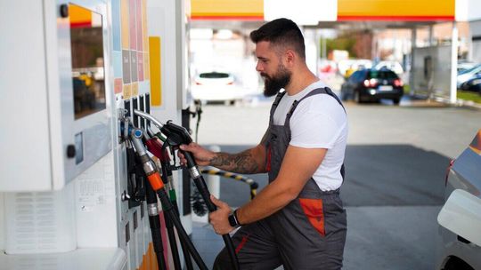 Diesel znów powyżej 8 zł. We wtorek kierowcy zobaczą nowe ceny