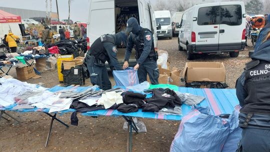 Działania funkcjonariuszy na popularnych targowiskach. Sprawa trafi do sądu? Działania funkcjonariuszy na popularnych targowiskach. Sprawa trafi do sądu?