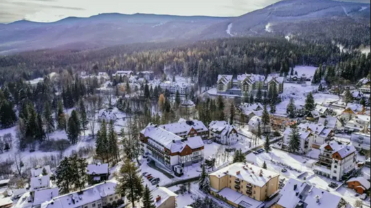 Ferie w Karkonoszach – zimowa magia gór w najlepszym wydaniu