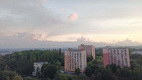 Gorzów. Bezdomni koczują na klatkach schodowych