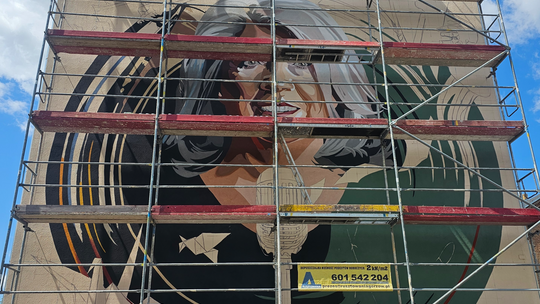 Gorzów zyska nowy mural. Uhonoruje legendarną Krystynę Prońko