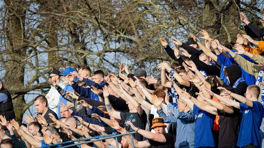 Gorzowskie derby w cieniu agresji – apel o kulturę na trybunach