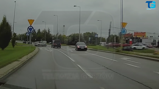 Groźna sytuacja na ulicach Gorzowa. Kierowca citroena pomylił kierunek jazdy