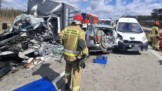 Groźny wypadek w Lubuskiem. Na miejsce wezwano śmigłowiec