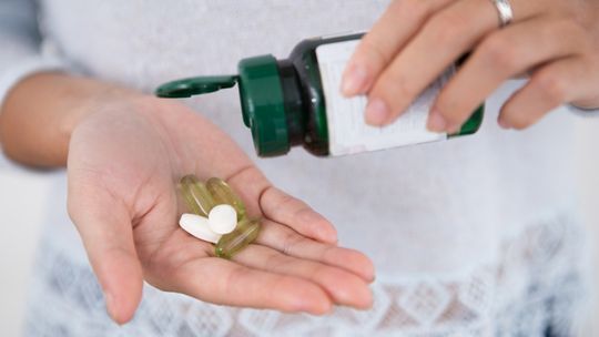 Homocysteina, foliany i B12 — trzy pojęcia, które często się łączą