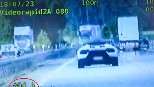 Kierowca lamborghini pędził 224 km/h. Dostał 2500 zł mandatu i 15 punktów karnych