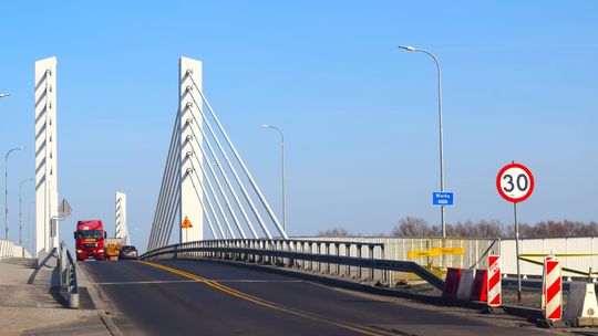 Kolejny etap prac na moście. Przez kilka dni będą utrudnienia