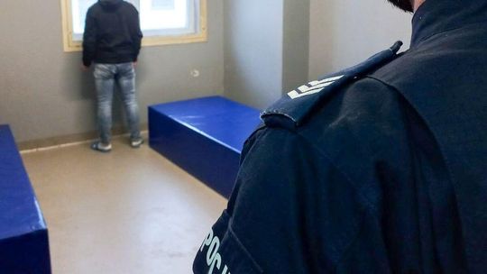 Kolejny kierowca nie zatrzymał się do kontroli. Policja musiała działać stanowczo