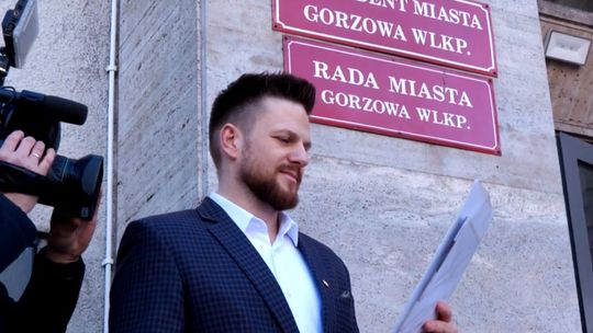 Konferencja Koalicji Obywatelskiej: Rejestracja list wyborczych przed Urzędem Miasta