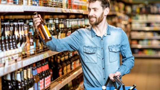 Koniec kupowania alkoholu w nocy. Sejm szykuje ogólnopolski zakaz