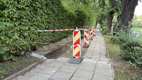 Koniec slalomu między dziurami. Chodnik doczekał się remontu