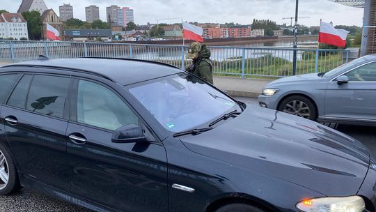 Kontrola BMW zakończyła się zatrzymaniem. Chodziło o jeden dokument