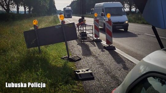 Mając ponad promil alkoholu „regulował” ruchem na krajówce