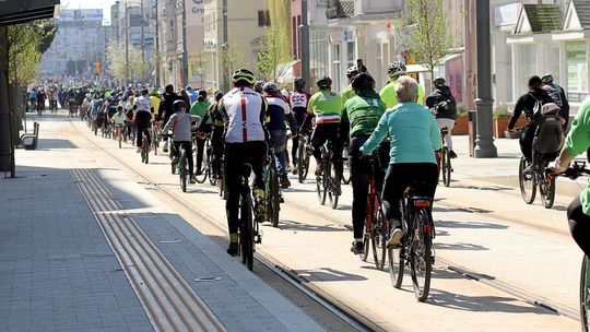 Mandaty dla rowerzystów. Rozjeżdżanie przepisów drogowych rowerem kosztuje