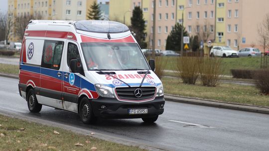 Mężczyzna stracił nogę podczas prac ogrodowych