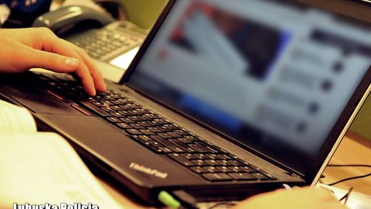 Mieszkańcy Gorzowa otrzymują podejrzane SMS-y – nowa metoda oszustwa krąży po mieście