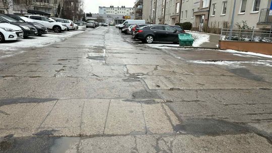 Mieszkańcy pytają o termin, urząd wskazuje warunek. Bez tego nie ruszą dalej