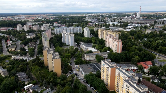 Mieszkańcy są przerażani. Bezdomny sieje postrach na osiedlu