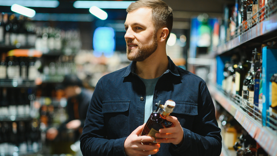 Na razie nie będzie ograniczeń w sprzedaży alkoholu na stacjach paliw