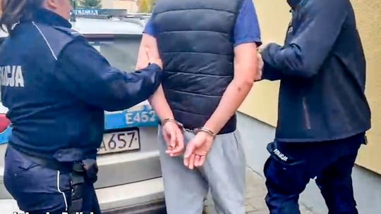 Napaść na policjantów i broń w mieszkaniu. Sprawą zajmie się biegły