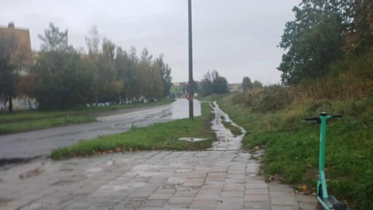 Nie ma chodnika, jest problem. Miasto odpowiada na zgłoszenia mieszkańców