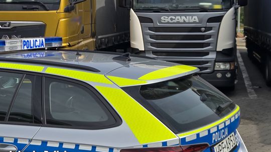 Niepokojące zgłoszenie uruchomiło policję. Kierowca ciężarówki miał poważny problem