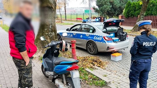 Nietrzeźwy motorowerzysta jechał po chodniku i na zakazie. 45-latek miał ponad jeden promil alkoholu