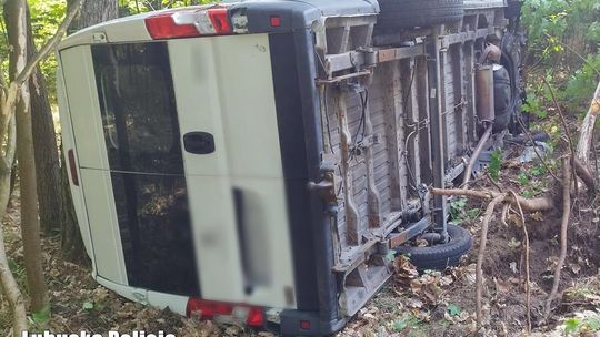 Nietypowe zachowanie kierowcy po kolizji. W busie ukrywał coś więcej
