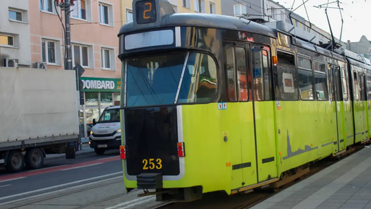 Nietypowy tramwaj na trasie. W środku zdrowie, edukacja i dobra zabawa