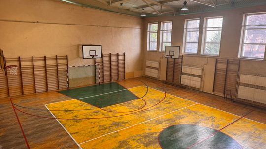 Nowa podłoga, nagłośnienie i kotara: co zmieni się w sali gimnastycznej ZSE Nowa podłoga, nagłośnienie i kotara: co zmieni się w sali gimnastycznej ZSE