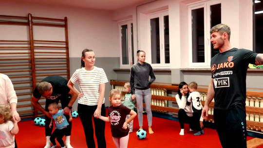 Nowe sportowe zajęcia dla dzieci i rodziców w Akademii Warta