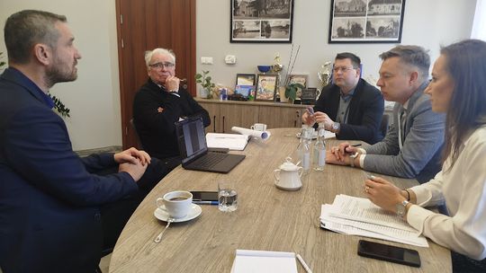 Nowoczesny kompleks sportowy w Gminie Deszczno coraz bliżej