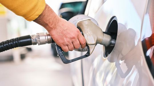 Od dziś duża zmiana na stacjach paliw. Kierowcy mogą sporo zaoszczędzić