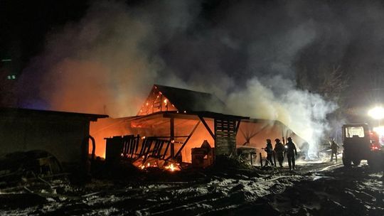 Ogromny pożar tartaku niedaleko Międzyrzecza