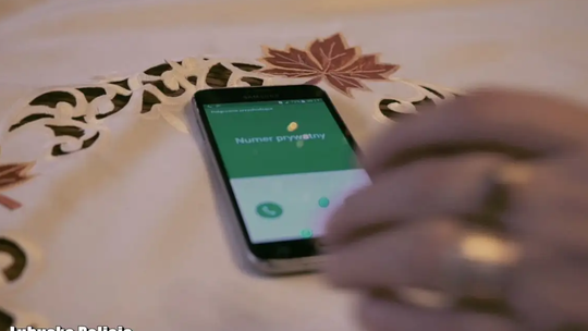 Oszustwo na "CV" i WhatsApp. Nowy trik telefonicznych przestępców