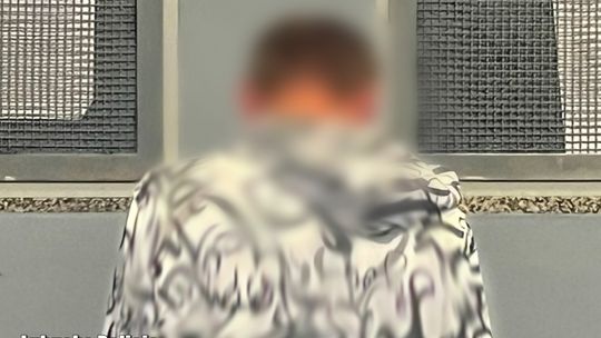Podjechał na stację z plastikowymi bańkami. Rachunku nie zapłacił