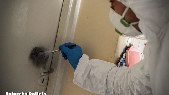 Policja ostrzega: tak okradają domy podczas wakacji