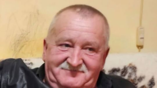 Policja prowadzi poszukiwania 65-latka. Wyjechał z domu samochodem