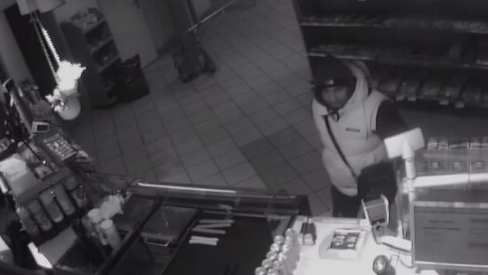 Policja publikuje wizerunek. Trwa postępowanie w sprawie oszustwa Policja publikuje wizerunek. Trwa postępowanie w sprawie oszustwa