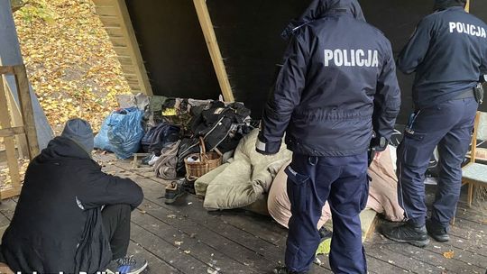 Policja sprawdza miejsca, gdzie mogą przebywać bezdomni