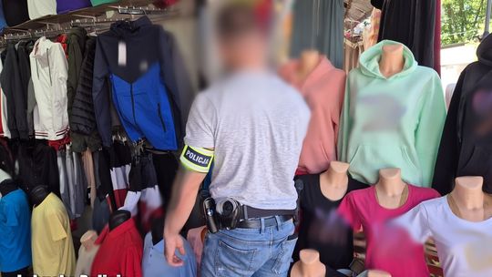 Policjanci weszli na targowisko. To, co znaleźli, wyceniono na ogromną kwotę